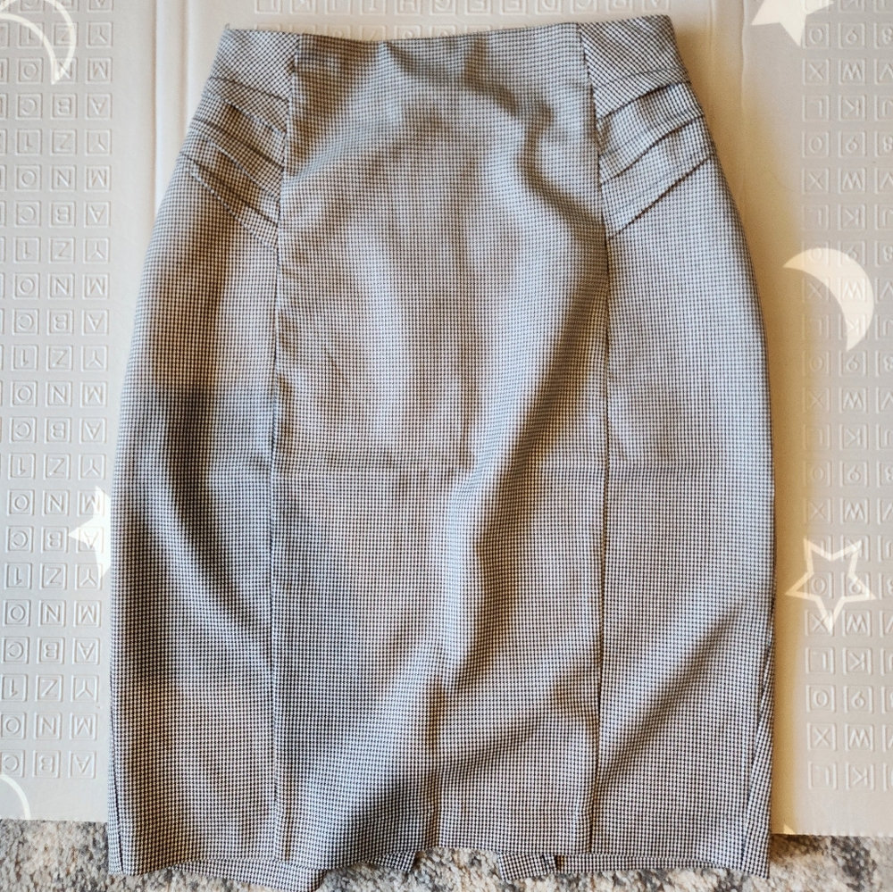 Houndstooth Pencil Skirt